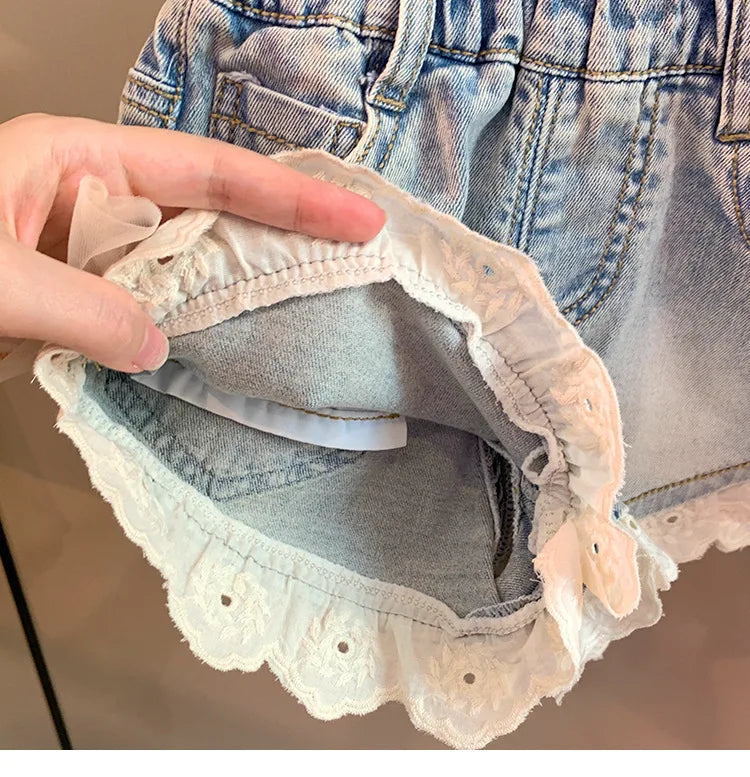 Girls Pants 2024 Summer Childrens Fashionable Lace Jeans Versatile Bow Casual Shorts Girls Summer Clothes