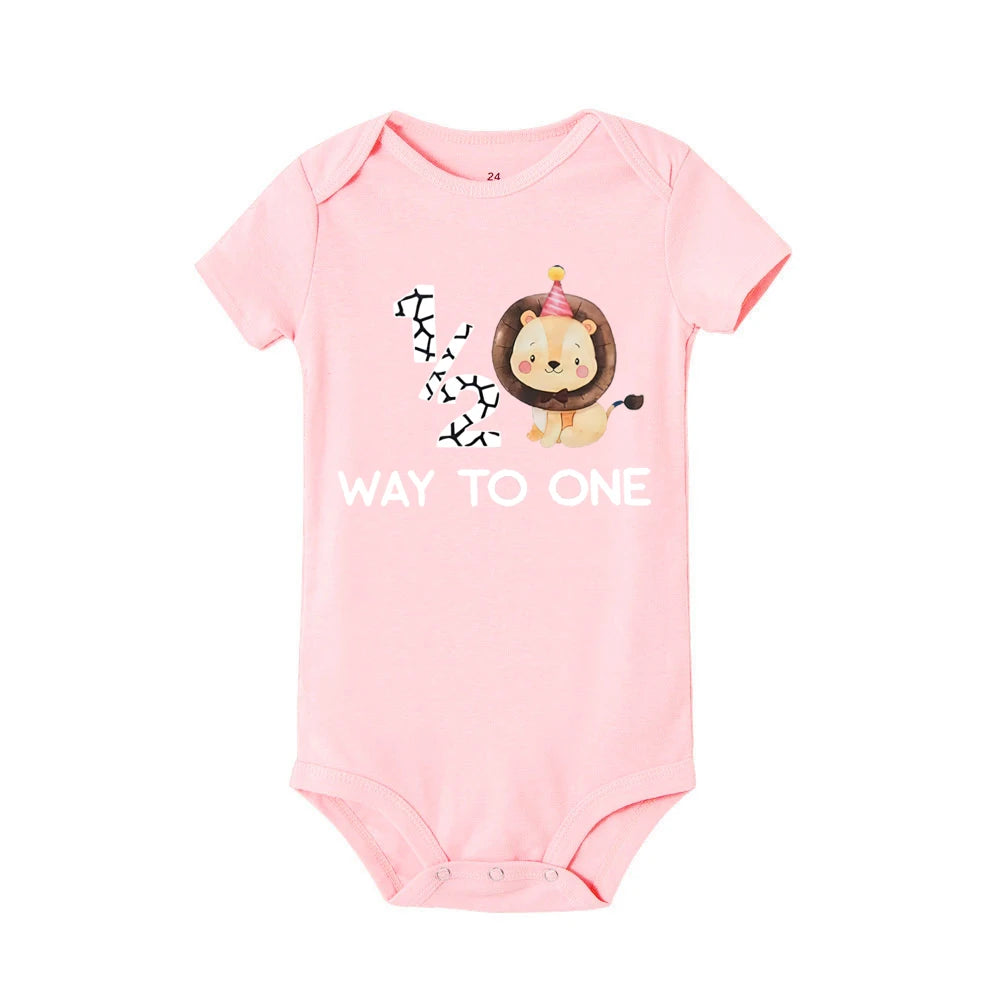 1/2 Way To One &amp; lion Pattern Print Baby Boys Romper Baby's Half Birthday Short Sleeve Bodysuit Birthday Party Infant Clothing