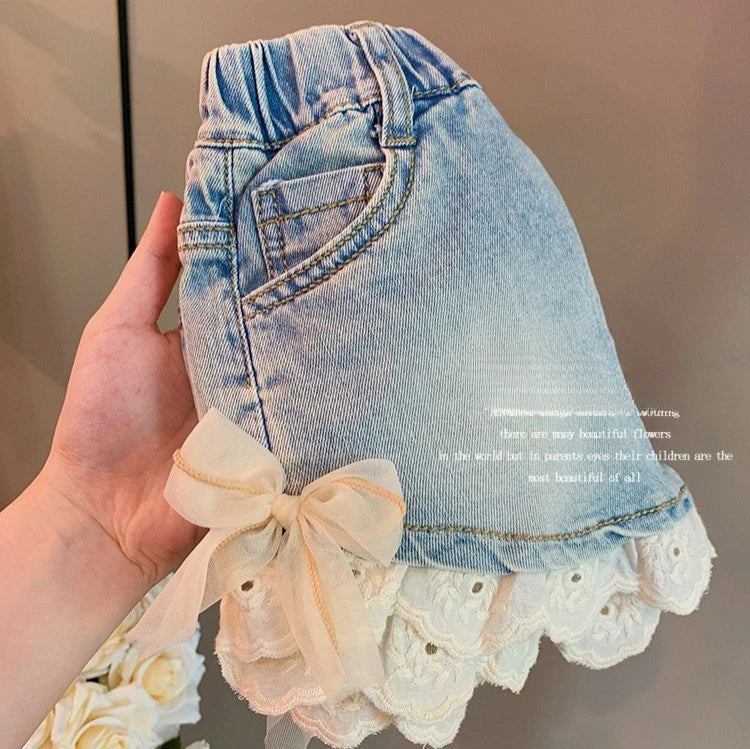 Girls Pants 2024 Summer Childrens Fashionable Lace Jeans Versatile Bow Casual Shorts Girls Summer Clothes