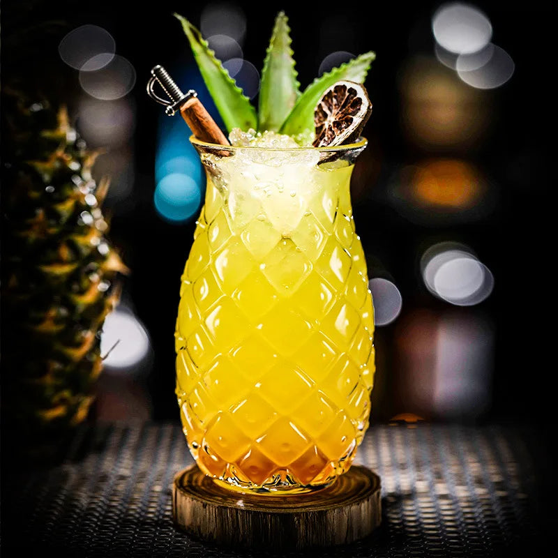 Pineapple Shaped Cocktail Glass Creative Bar Transparent Juice Cup Elegant Special Drink Glass for Restaurant Party Bar Supplies