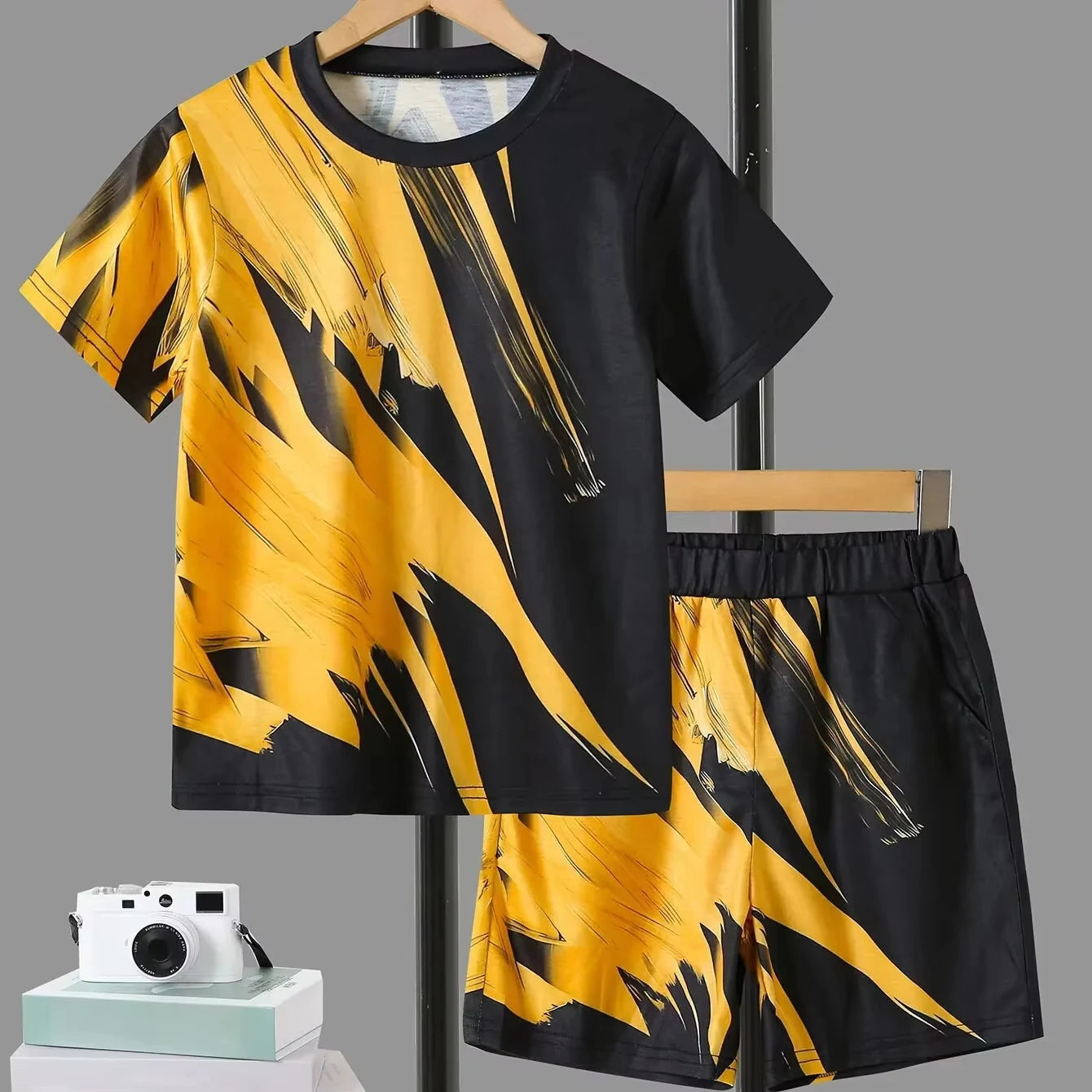 Sets for Children Boys' 3D Letter Graffiti Printed Short-Sleeved Shorts Two-Piece Suit Casual Sports Style Sets Girl Clothing
