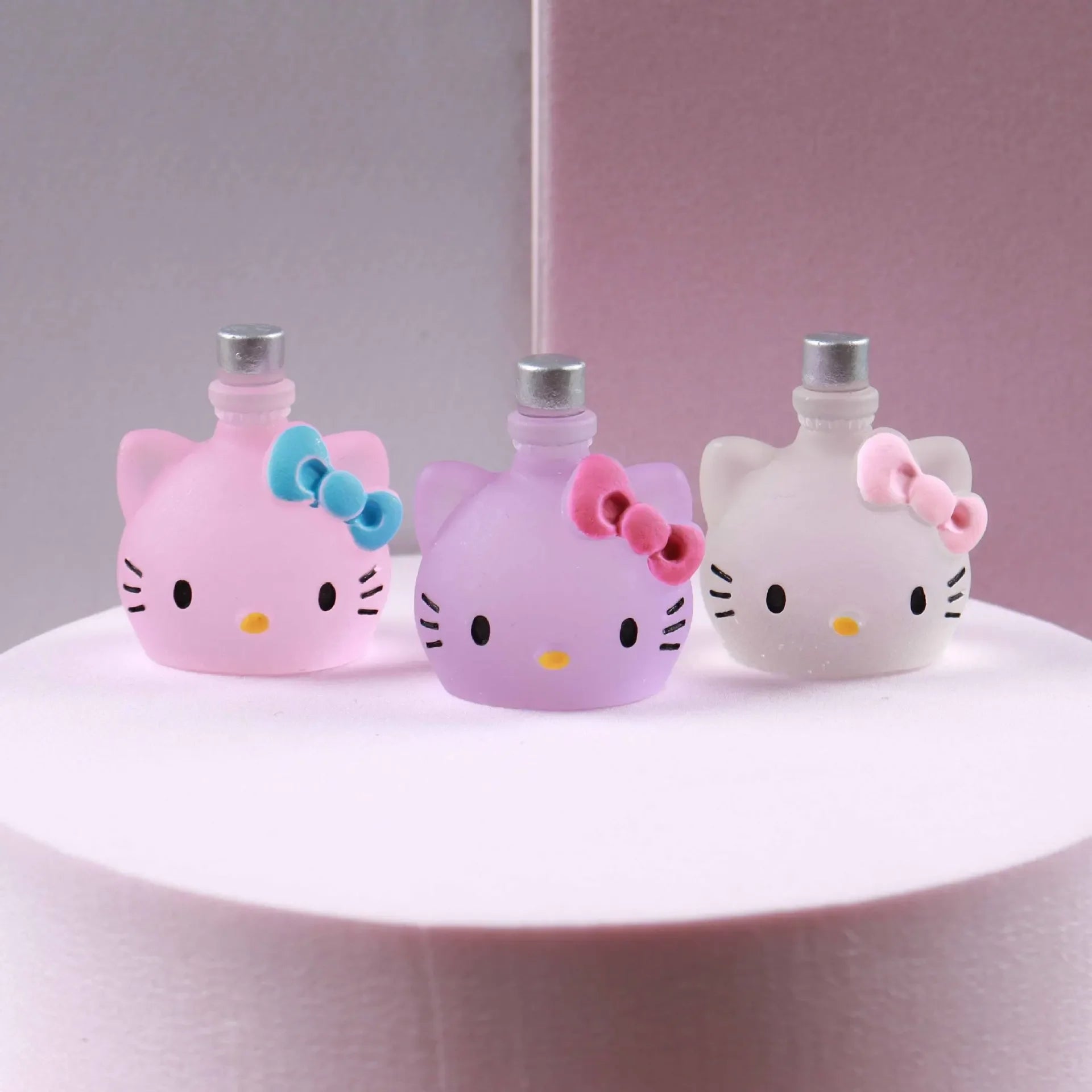 5/10pcs Fluorescence Bowknot Bottle Cat Piglet Room Decor Ornament Miniature Animal Micro Decoration Moss Landscape Accessories