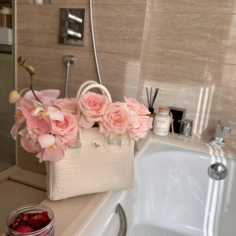 Light Luxury Home Flower Arrangement Decorative Arrangement Platinum Packing Shape Resin Vase Home Art Decoration